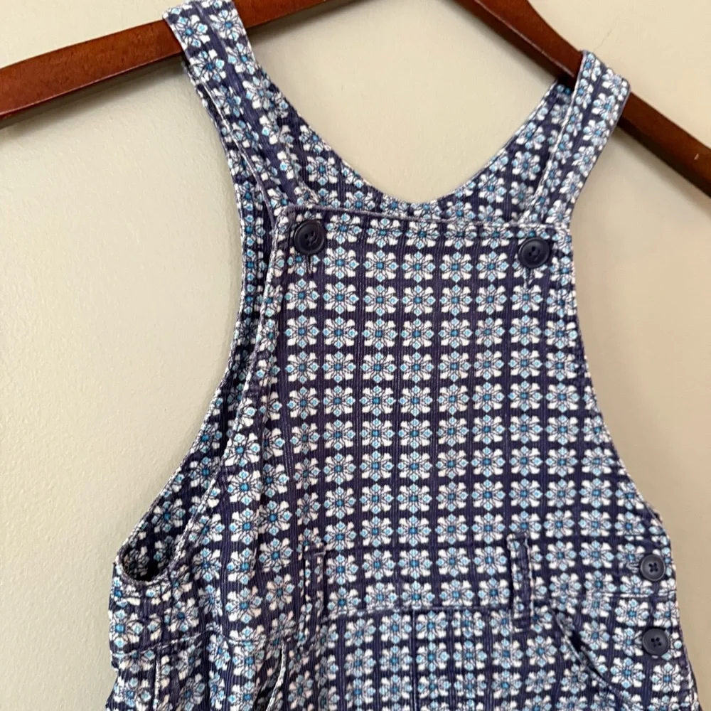Uniqlo corduroy bib
